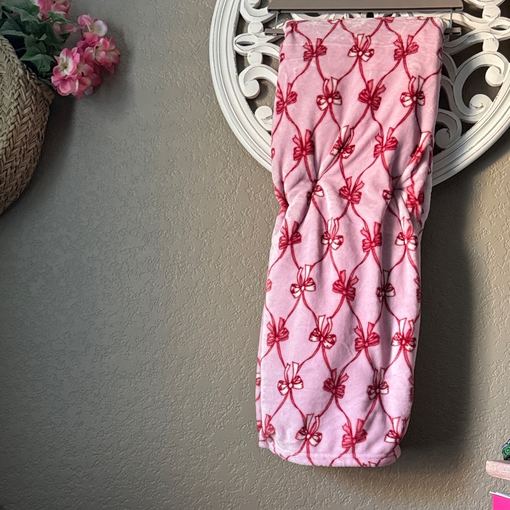 Willow Tree Pink and Red Bow Throw